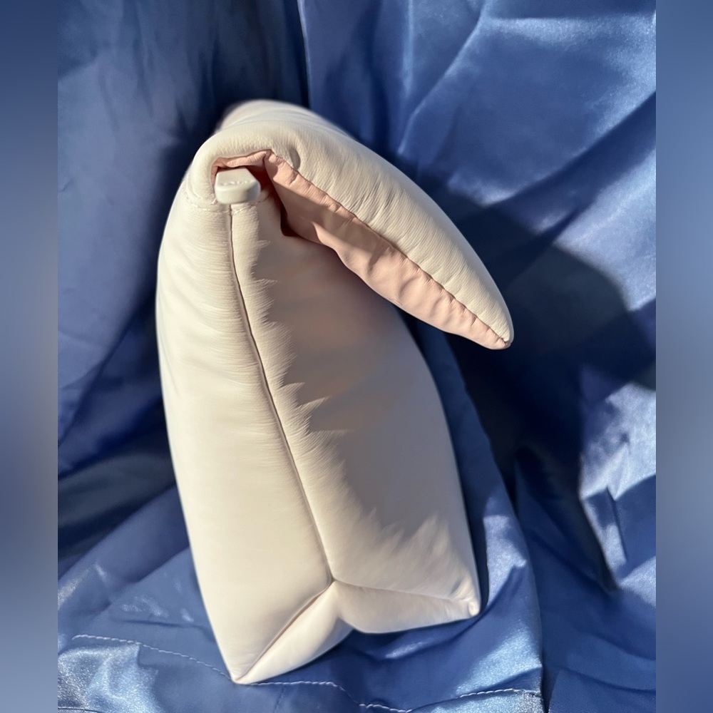 New DIOR Puffy “Trousse” Pearlized White & Pink Pouch - box included. - Picture 4 of 11